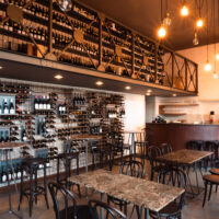 MillÉsimE 1990: il nuovo “bar à vin” ed enoteca a Milano per gli appassionati di vini francesi