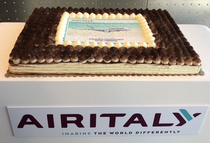 torta per inaugurazione volo AirItaly