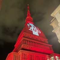 Torino si illumina con i colori del Perù